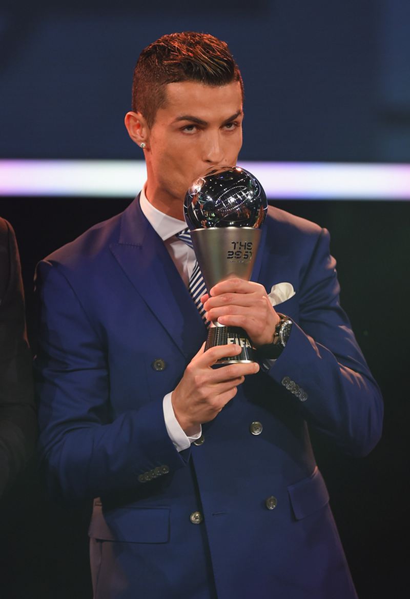 亿杰消防维保人员维保中